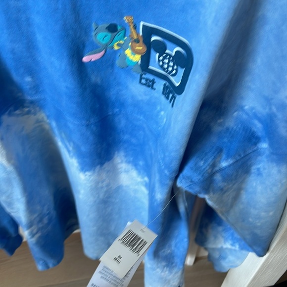 Official Disney World spirit jersey NWT, unisex size Small (oversizeded). - Picture 2 of 8